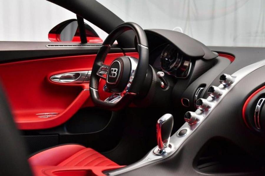 Интерьер Bugatti Chiron 2019 года  (фото 28 из 29)